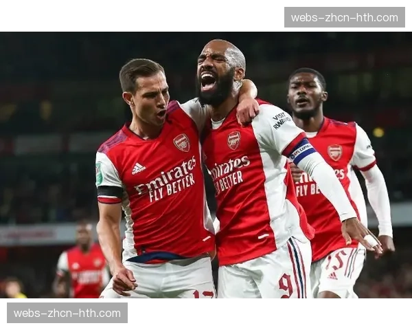 曼联0-2不敌布莱顿，主场遭遇两连败，争四形势严峻。